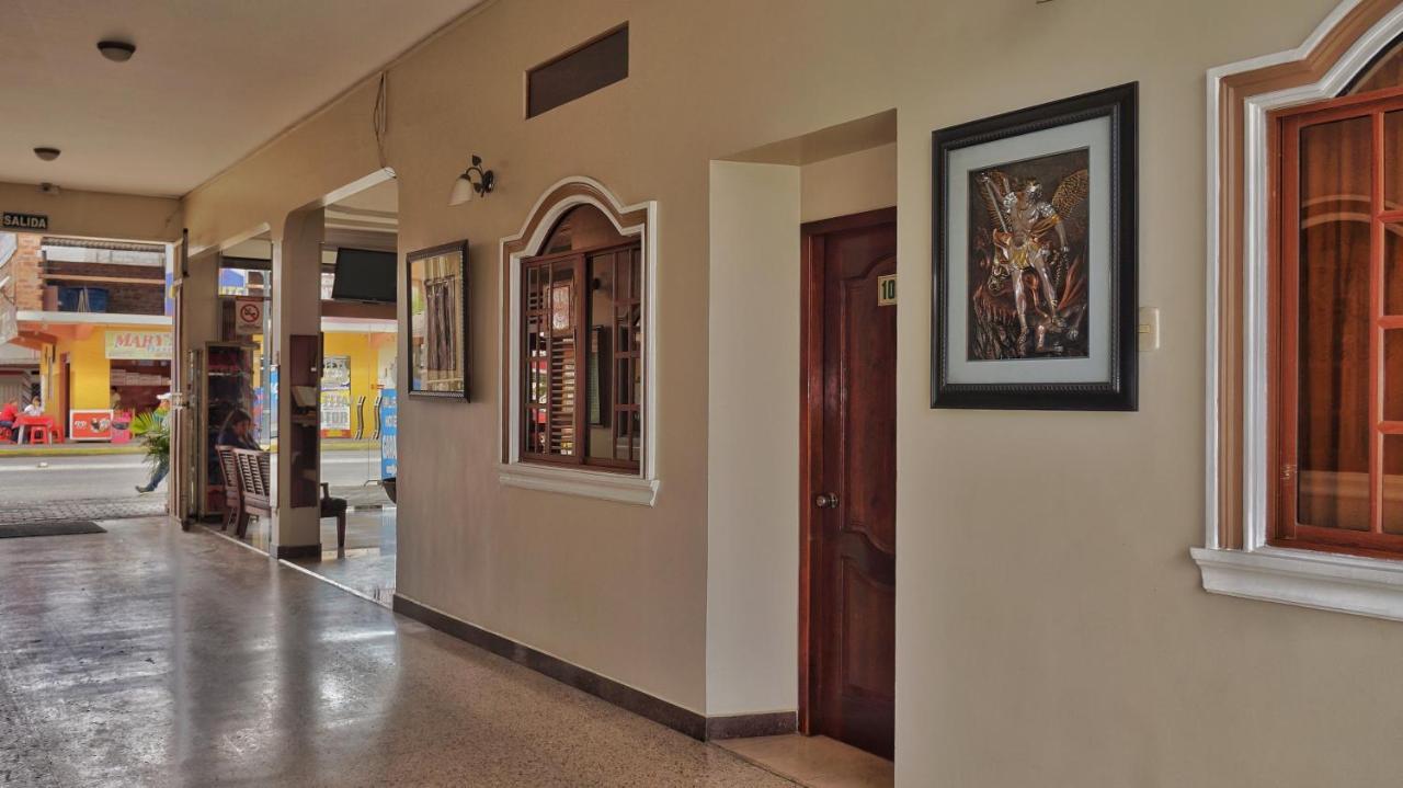Vallejo Hotel Huaquillas Bagian luar foto