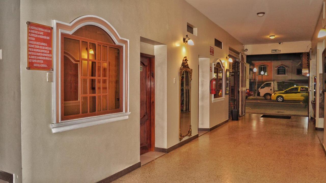 Vallejo Hotel Huaquillas Bagian luar foto