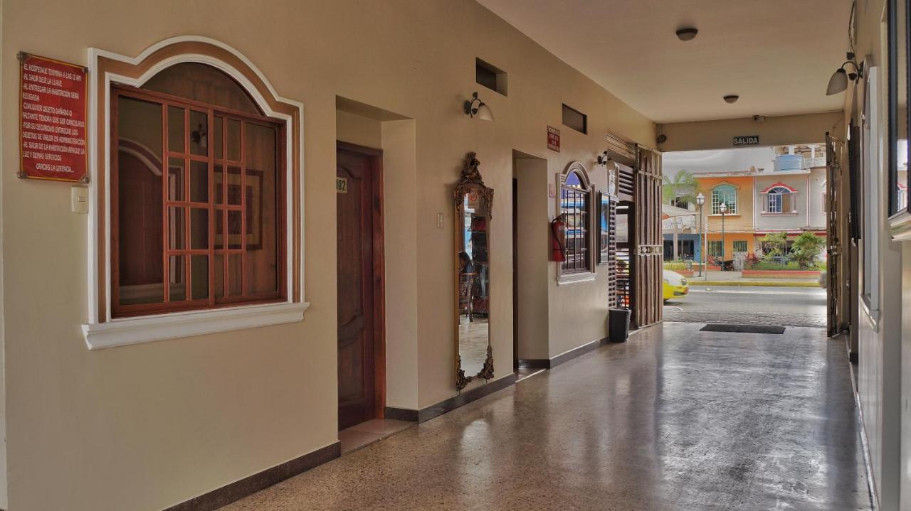 Vallejo Hotel Huaquillas Bagian luar foto
