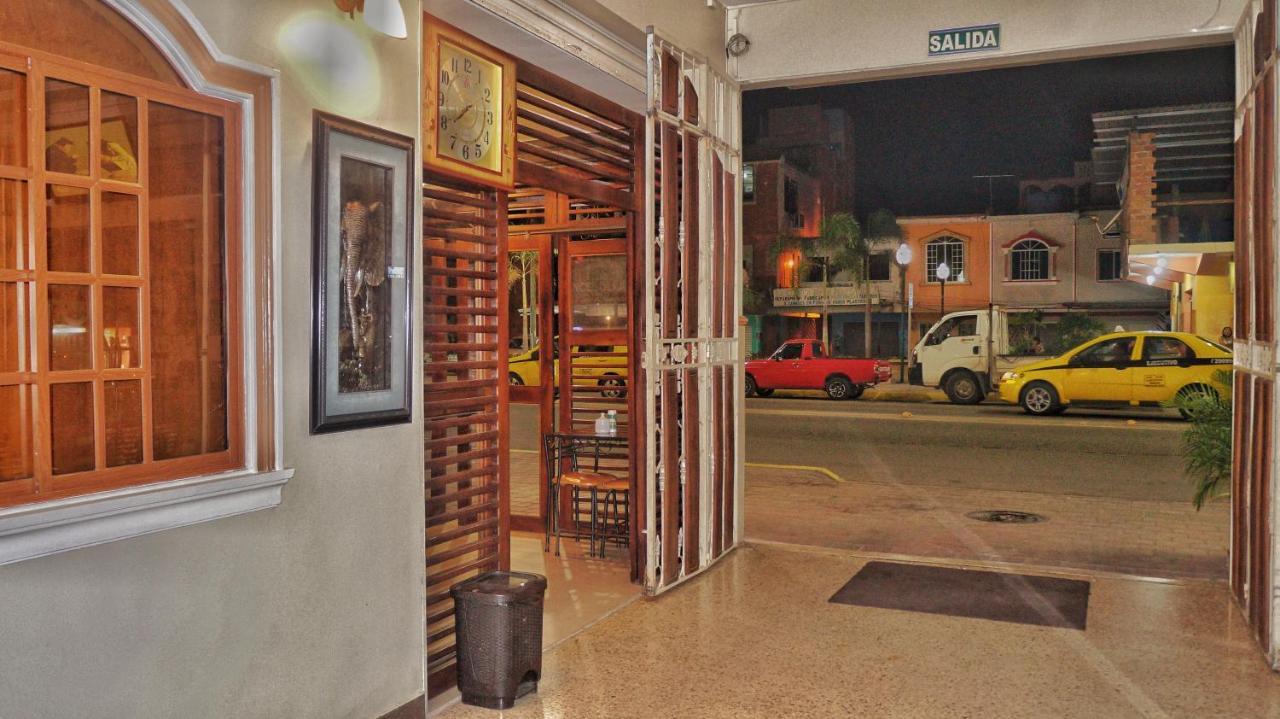 Vallejo Hotel Huaquillas Bagian luar foto