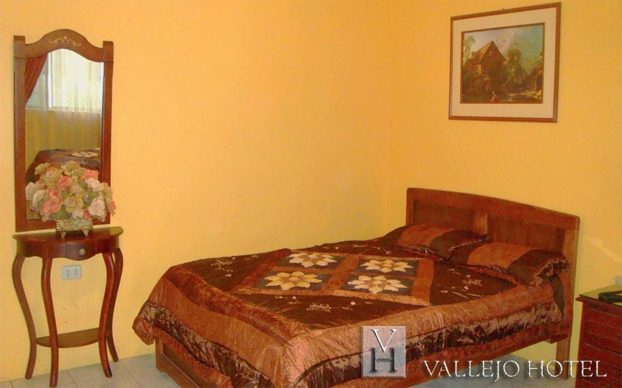 Vallejo Hotel Huaquillas Bagian luar foto