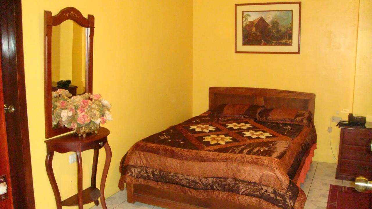 Vallejo Hotel Huaquillas Bagian luar foto